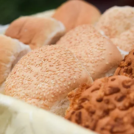 Model Farm * Bradford (West Yorkshire)