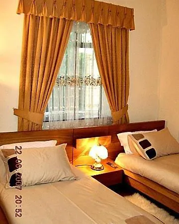 Κατάλυμα σε φάρμα Model Farm *