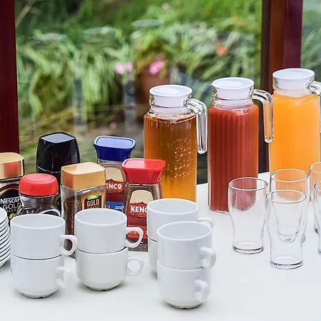 Model Farm * Μπράντφορντ